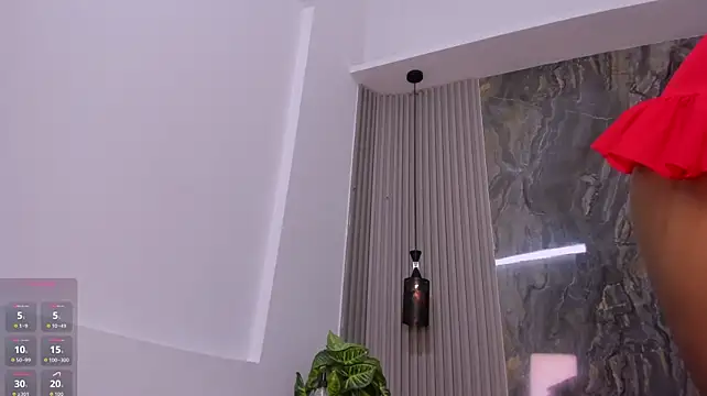 צ'אט XXX בשידור חי של ScarletDollxxx