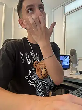 Chat +18 de Liam_Fiire ao vivo