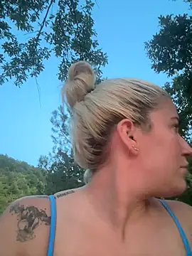 PlayWithUsXO Webcamshow