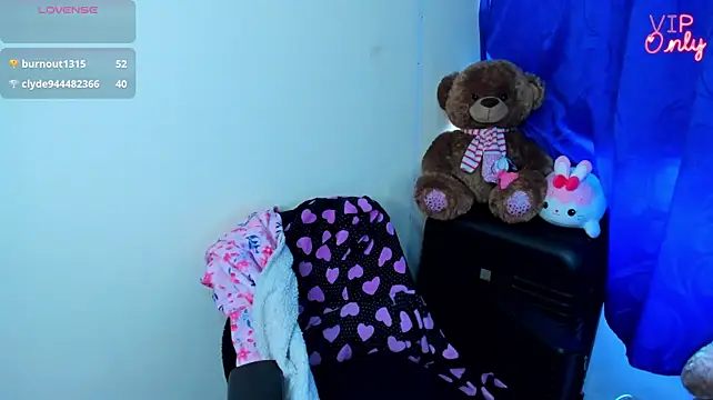 angelina_77 Chat XXX in diretta