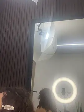 LolaaWilld Webcam show