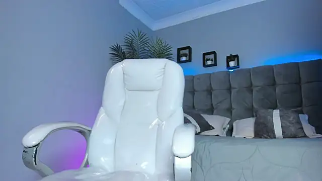 Thomas_moon's Live XXX Chat