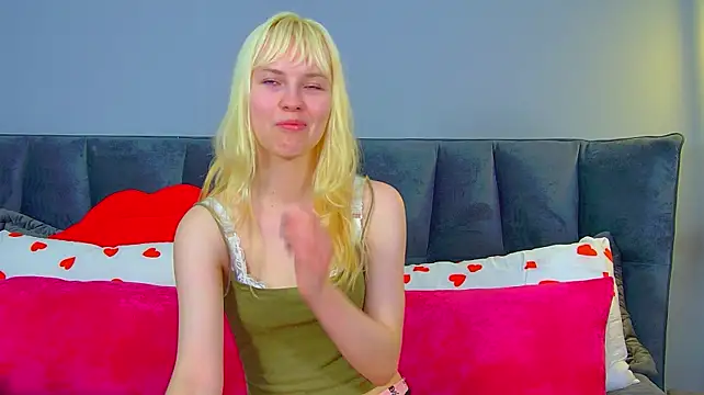 HannahHollis' Live XXX Chat