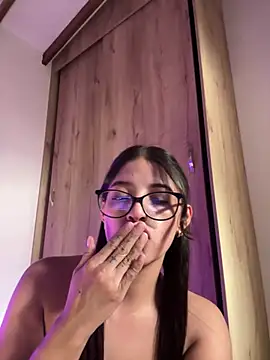 Arilw live XXX chat