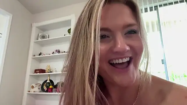 lunellea webcam show