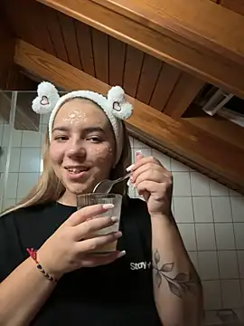 Naomi-Klein Webcamshow