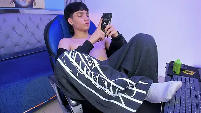 Živý XXX chat SamBlack_