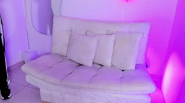 ArohomLester_'s Live XXX Chat