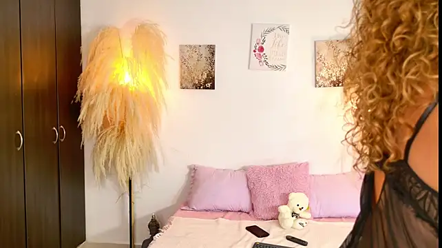 SarahCinnamon-'s Live XXX Chat