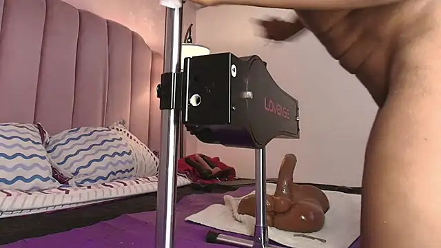 HallyBans' Live XXX Chat