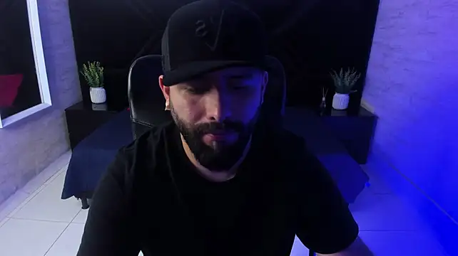 jhon_bear03 Adlı Modelin Canlı XXX Sohbeti