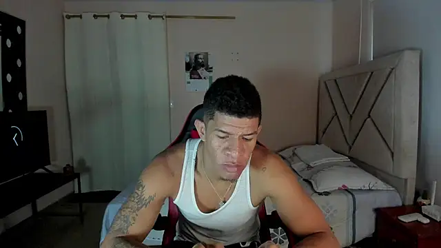 Toptony22 Live XXX-Chat