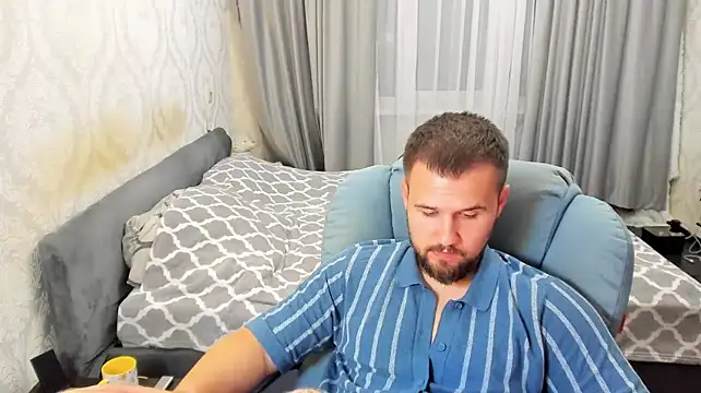 Vladik_b: вебкам-шоу