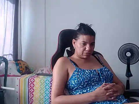 Adriana_0312's Live XXX Chat