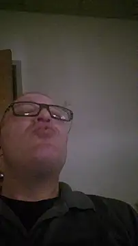 chronic_vibez's Live XXX Chat