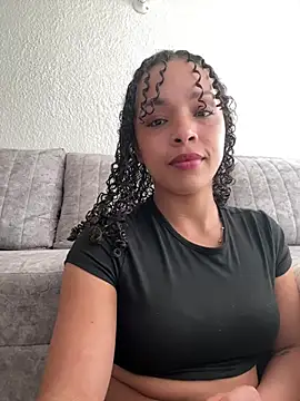Yasmin777_ Live XXX-Chat