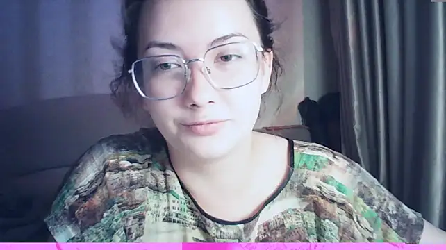 MoodieMira Live XXX-chat