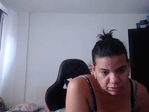Adriana_0312 라이브 XXX 채팅