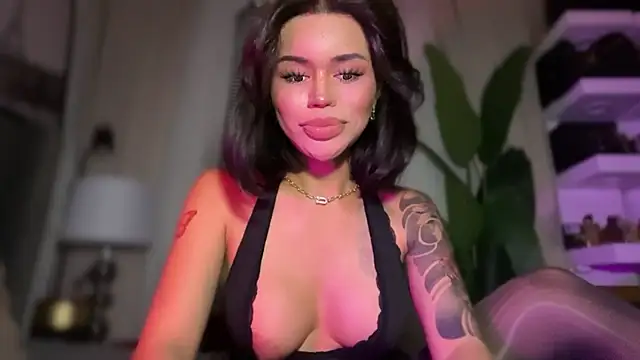 ParisianDoll live XXX chat