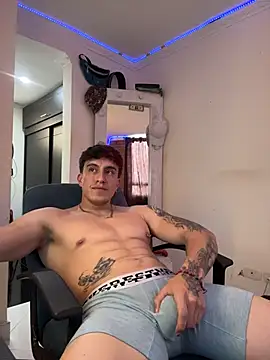 strongboy_ Show Webcam