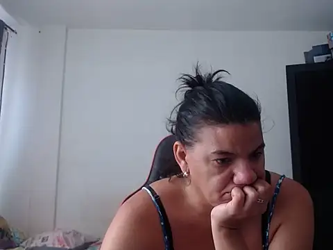 Adriana_0312 élő XXX-chatje