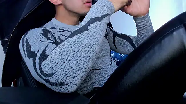 Tommy_Bred 라이브 XXX 채팅