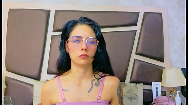 NicoleEsposito 即時 XXX 聊天