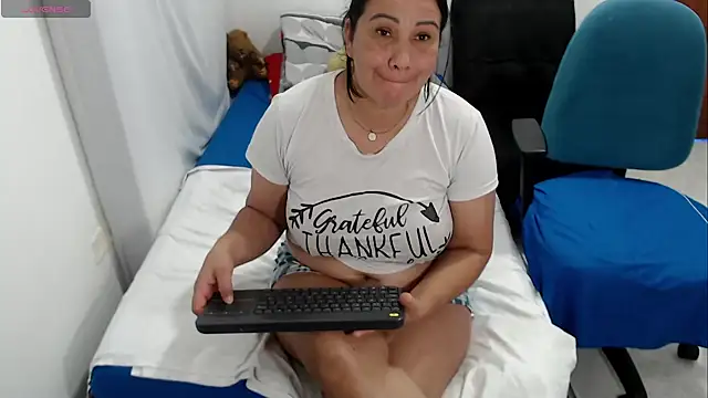 LAURA_Foxht: απευθείας συνομιλία ΧΧΧ