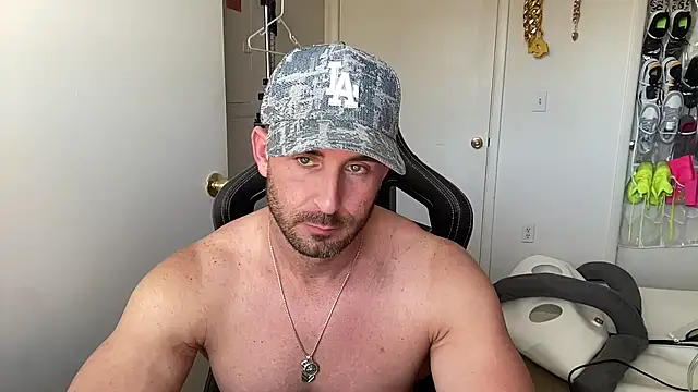 brettmycles28 webkamerás műsora