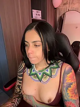 XXX chat uživo modela i_am_nina_