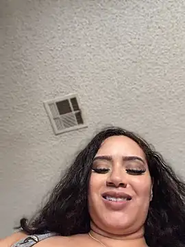 CarmelaAnthonyn Webbikameraesitys