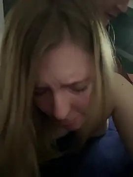 XXX chat uživo modela heyitskiara