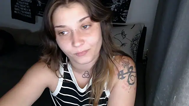 XXX chat uživo modela AlienforTwenty
