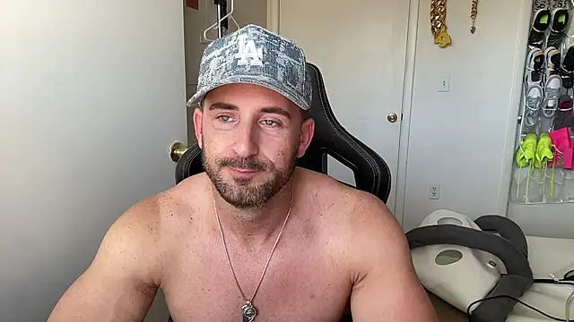 צ'אט XXX בשידור חי של brettmycles28