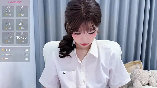 Xiaorui-'s Live XXX Chat