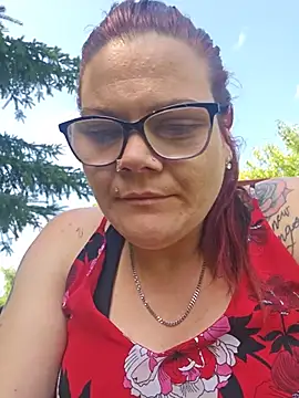 MissThroatGoat69 Show in webcam