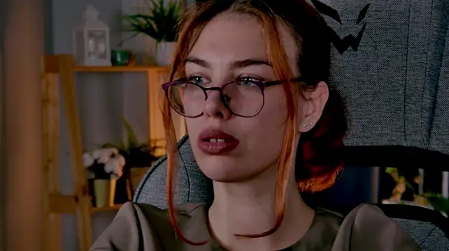 Chat +18 de SeraphineDuskryn ao vivo