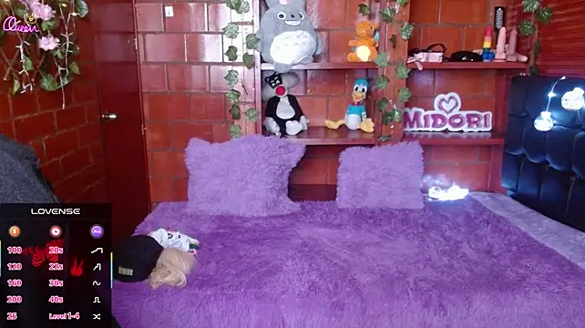 MidoriQuiinn's Live XXX Chat