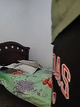 הופעת וובקאם של Cris_LaCobra_