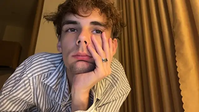 Živý XXX chat YourLucius