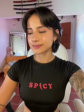 XXX chat uživo modela Ale_Lewis