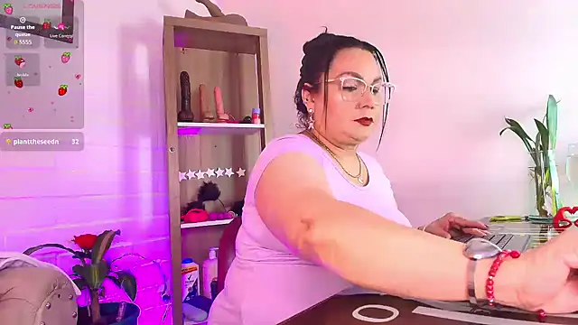EllenaBoobs_ XXX чат на живо
