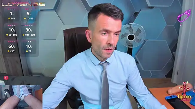 Živý XXX chat SteveTiger