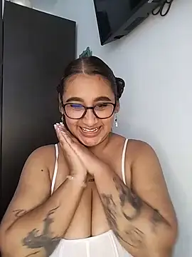 Mia_skyy18's Webcam Show