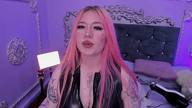 LavaGrirl's Live XXX Chat
