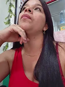 Layla-daring Chat XXX live