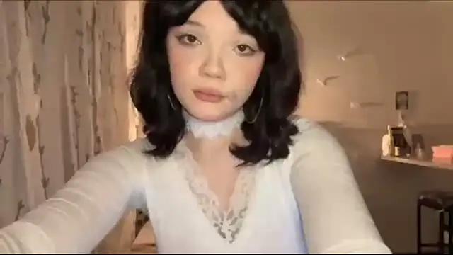 Chat +18 de CurlieDoll ao vivo