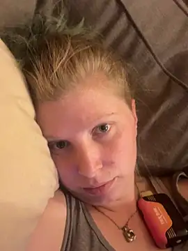 littletaker45 Show in webcam