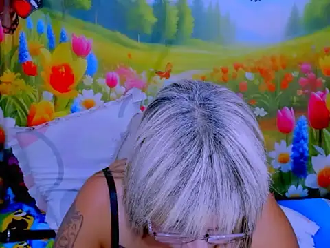 indianroxy's Live XXX Chat