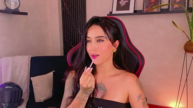 Chat XXX en directo de EmmyEvans1